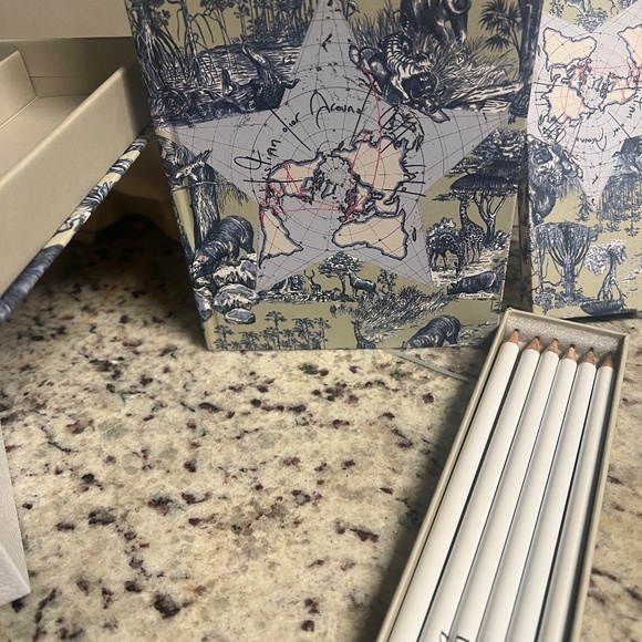 Dior Notebook & Pencils - Picture 6 of 6